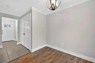 711 Worthshire St, Houston, TX 77008 - Photo 7