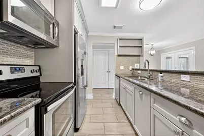 711 Worthshire Street, Houston, TX 77008 - Photo 1