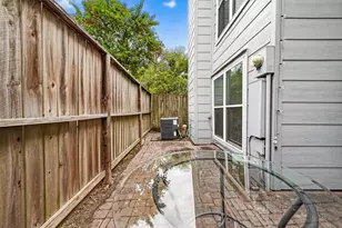 711 Worthshire St, Houston, TX 77008 - Photo 27