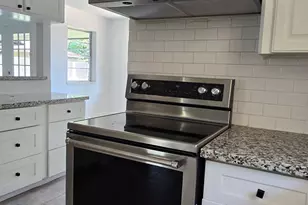 5835 Paisley St, Houston, TX 77096 - Photo 5