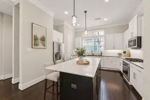 734 N Shepherd Dr, Houston, TX 77007 - Photo 9