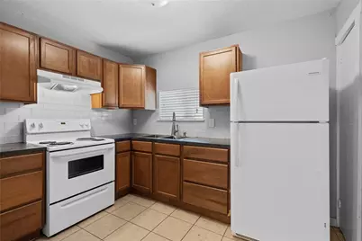4808 35th Street E, Dickinson, TX 77539 - Photo 7