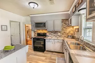 460 7th St, Somerville, TX 77879 - Photo 7