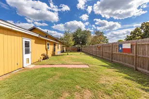 460 7th St, Somerville, TX 77879 - Photo 23