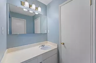 10556 Hammerly Blvd, Houston, TX 77043 - Photo 17