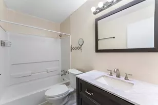 10556 Hammerly Blvd, Houston, TX 77043 - Photo 21