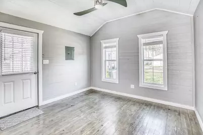 210 W Bell Street, Fayetteville, TX 78940 - Photo 17
