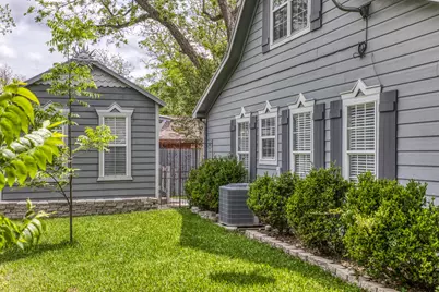 210 W Bell Street, Fayetteville, TX 78940 - Photo 19