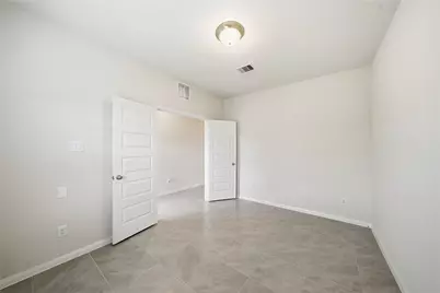 2703 Fairfield Landing Lane, Pearland, TX 77089 - Photo 9