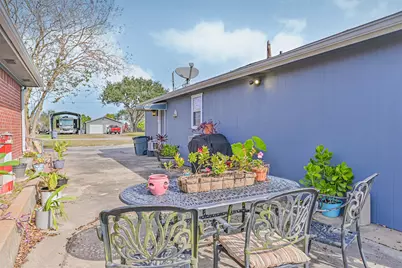 13013 S Sayko Street, Santa Fe, TX 77510 - Photo 9