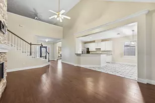 19307 Pinewood Bluff Ln, Humble, TX 77346 - Photo 7