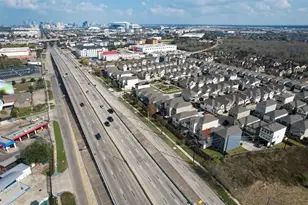 10504 Marston Vineyard Dr, Houston, TX 77025 - Photo 29