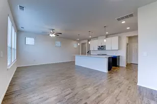 10504 Marston Vineyard Dr, Houston, TX 77025 - Photo 11