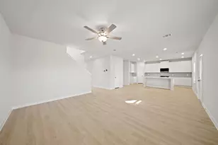 10703 Aston Ct, Bryan, TX 77845 - Photo 7