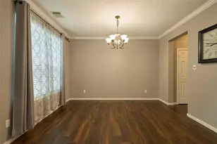 70 N Spinning Wheel Cir, The Woodlands, TX 77382 - Photo 9