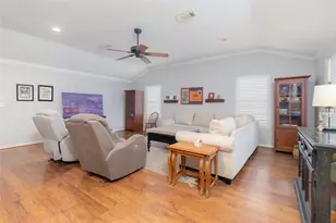 1401 Magnolia Ln, Houston, TX 77339 - Photo 11