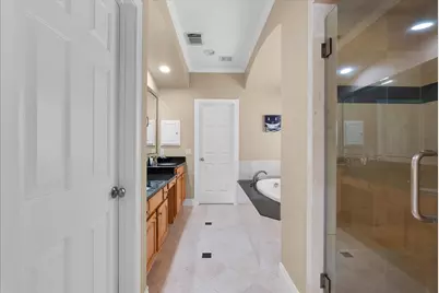 5624 Dolores St, Houston, TX 77057 - Photo 25