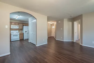 10233 Azalea Vlg Village, Houston, TX 77088 - Photo 5