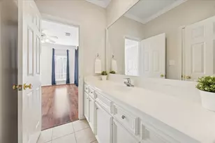 3660 Timberside Cir Dr, Houston, TX 77025 - Photo 11