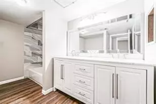 2822 S Bartell Dr, Houston, TX 77054 - Photo 9