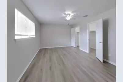 7506 Lemon Tree Circle, Houston, TX 77088 - Photo 9