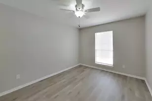 7506 Lemon Tree Cir, Houston, TX 77088 - Photo 13