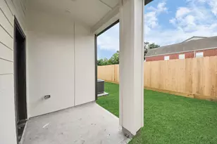 4338 Avron Dr, Stafford, TX 77477 - Photo 5