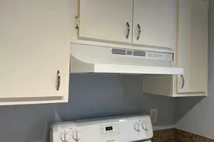 2800 Jeanetta St, Houston, TX 77063 - Photo 9