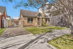 1906 Woodhead St, Houston, TX 77019 - Photo 3