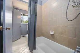 6929 Hoffman St, Houston, TX 77028 - Photo 17