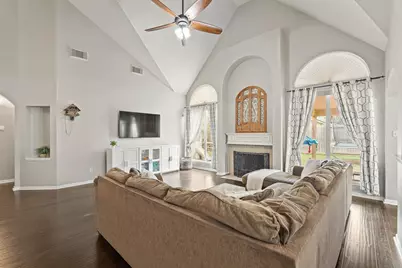 10407 Five Oaks Court, Missouri City, TX 77459 - Photo 9