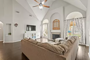 10407 Five Oaks Ct, Missouri City, TX 77459 - Photo 9