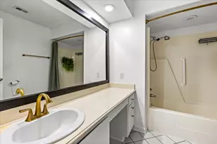 402 Tuam St, Houston, TX 77006 - Photo 15