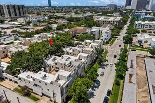 402 Tuam St, Houston, TX 77006 - Photo 27