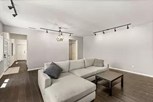 402 Tuam St, Houston, TX 77006 - Photo 7