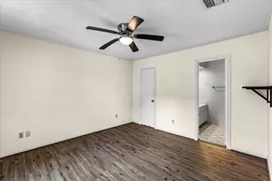 402 Tuam St, Houston, TX 77006 - Photo 17