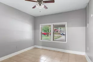 745 Dezso Dr, Alvin, TX 77511 - Photo 9