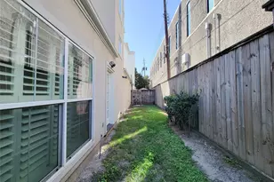 2614 Wroxton Rd, West University Place, TX 77005 - Photo 45