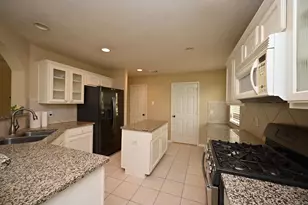 219 N Wimberly Way, The Woodlands, TX 77385 - Photo 3