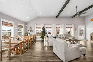 976 Albatross Ln, Crystal Beach, TX 77650 - Photo 9