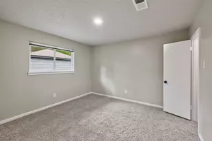 1915 7 Oaks Dr, Kingwood, TX 77339 - Photo 25