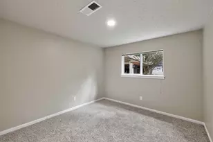 1915 7 Oaks Dr, Kingwood, TX 77339 - Photo 21