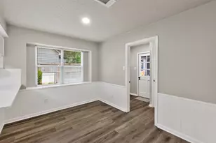 1915 7 Oaks Dr, Kingwood, TX 77339 - Photo 11