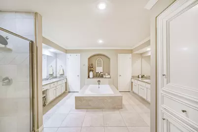 11730 Cypresswood Drive, Houston, TX 77070 - Photo 27
