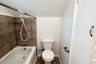 421 E Myrtle St, Angleton, TX 77515 - Photo 17