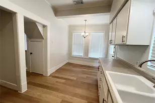 421 E Myrtle St, Angleton, TX 77515 - Photo 7