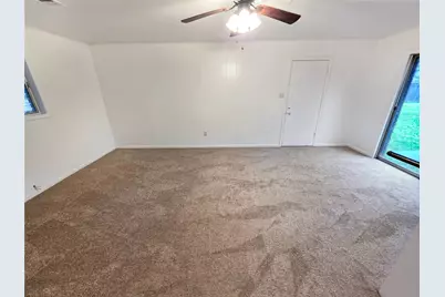 109 Poppy Street, Lake Jackson, TX 77566 - Photo 9