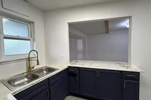 1010 S Wayside Dr, Houston, TX 77023 - Photo 9