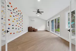 12506 Winding Brook Ln, Houston, TX 77024 - Photo 15