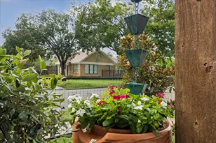 1205 Temple St, Houston, TX 77009 - Photo 9